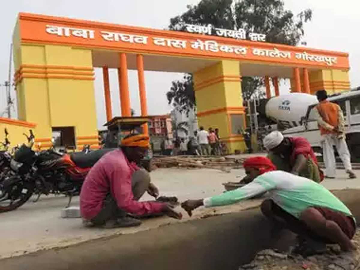 किताब के बहाने डॉ कफील को घेरने की कोशिश